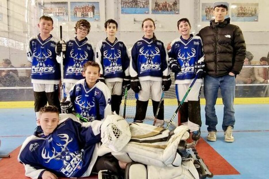 Valence - 14 janvier - Valence, nos U15, en effectif réduit, se sont inclinés 7-2 contre Chambéry et 5-2 contre l’équipe de Valence. Valence - 14 janvier - Valence, nos U15, en effectif réduit, se sont inclinés 7-2 contre Chambéry et 5-2 contre l’équipe de Valence.